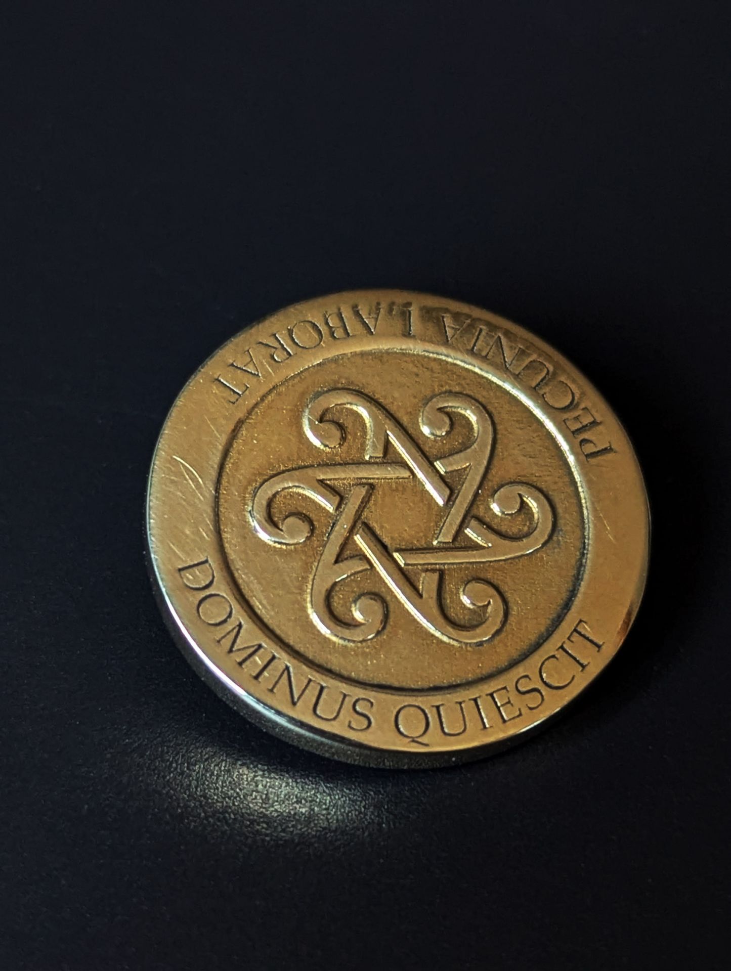 Personalized gold coins. Worldwide. Ehemeri LLC